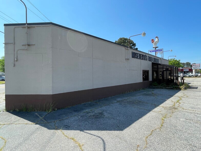 Portfolio of 3 retail assets portefeuille de 3 propriétés à vendre sur LoopNet.ca - Photo du bâtiment - Image 3 de 7