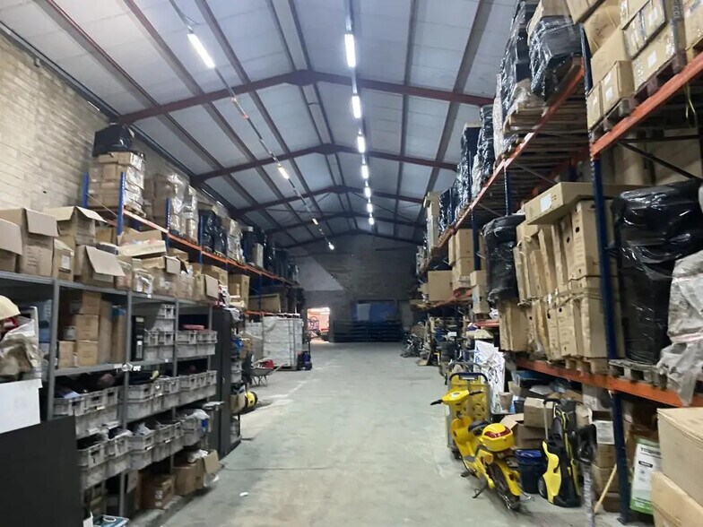 Flex dans Bagnolet à louer - Photo du bâtiment - Image 1 de 6