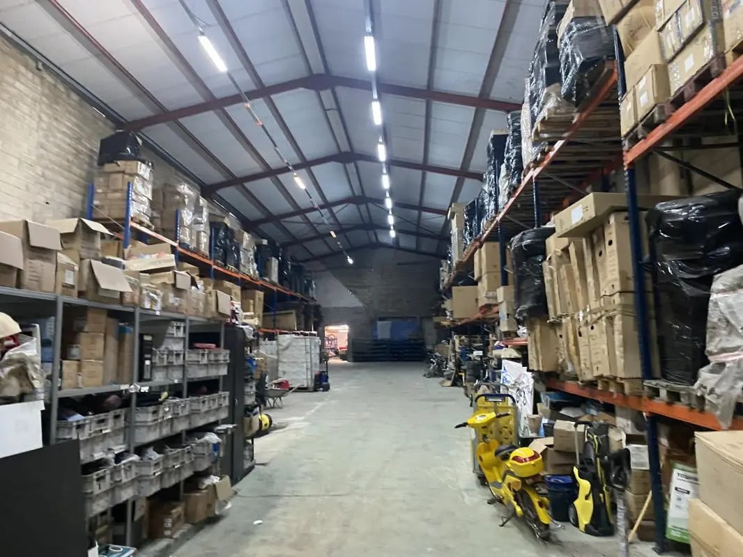 Flex in Bagnolet for lease Building Photo- Image 1 of 7