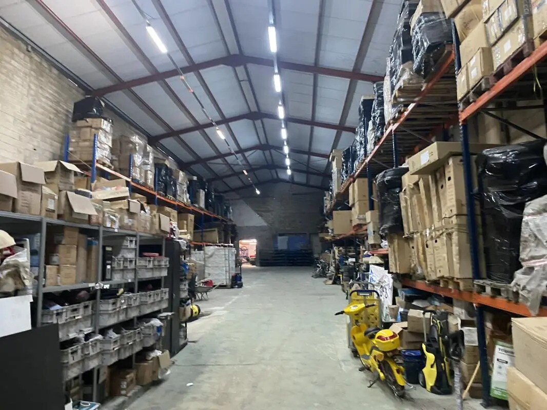 Flex dans Bagnolet à louer Photo du bâtiment- Image 1 de 7