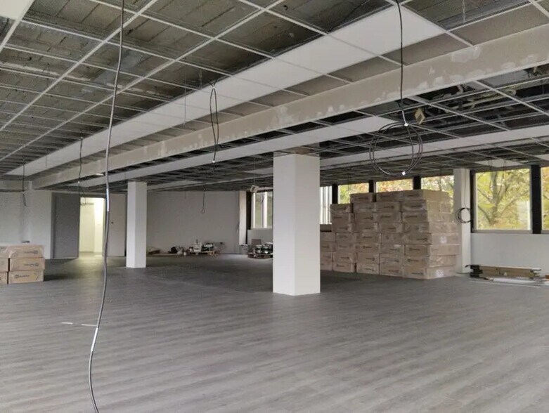 Office in Labège for lease - Interior Photo - Image 3 of 9