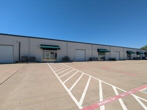 310 E Trinity Blvd, Grand Prairie, TX for lease Interior Photo- Image 2 of 12
