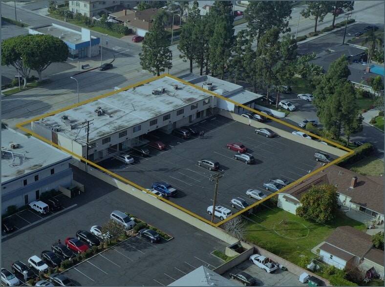 8615 Florence Ave, Downey, CA à louer - Aérien - Image 2 de 8