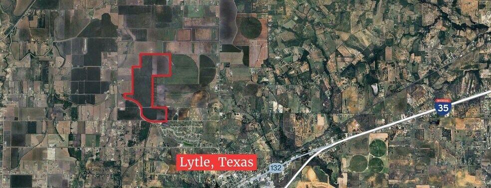 1543 County Road 6710, Lytle, TX à vendre - Photo du bâtiment - Image 1 de 8