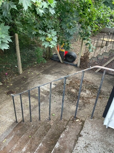 8 Brownfields Ct, Welwyn Garden City à louer - Photo du bâtiment - Image 3 de 5