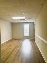 2623 Sandy Plains Rd, Marietta, GA for lease Interior Photo- Image 1 of 5