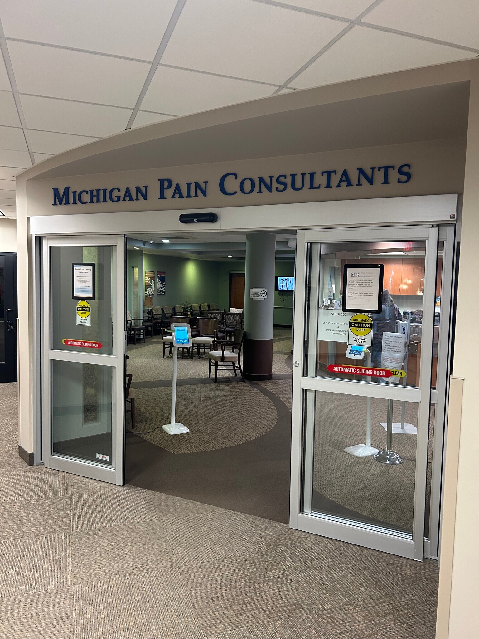 2060 E Paris Ave SE, Grand Rapids, MI for lease Lobby- Image 1 of 5