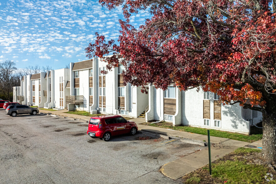 9320 Old Santa Fe Rd, Kansas City, MO à vendre - Photo principale - Image 1 de 1