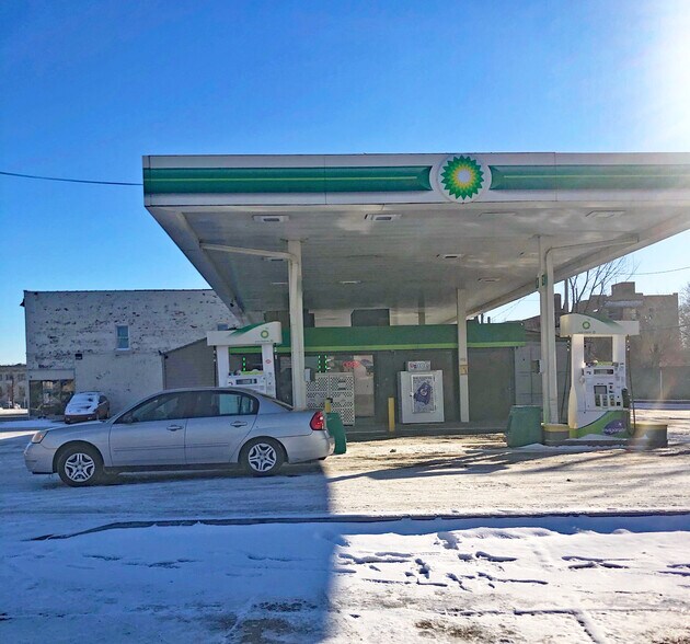 Detroit Gas Stations - 5 Locations portefeuille de 5 propriétés à vendre sur LoopNet.ca - Photo du b timent - Image 1 de 6