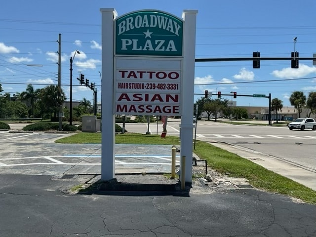 3937-3957 Broadway Ave, Fort Myers, FL for sale - Building Photo - Image 2 of 41