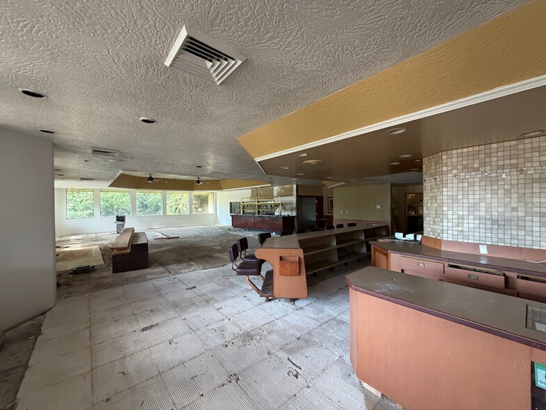 19601 Hess Ave, Sonora, CA for lease - Building Photo - Image 2 of 5
