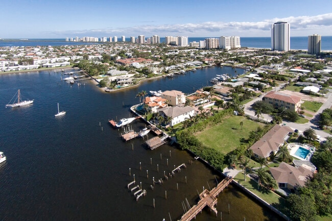 Plus de détails pour 2715 Lake Dr, Riviera Beach, FL - Terrain à vendre