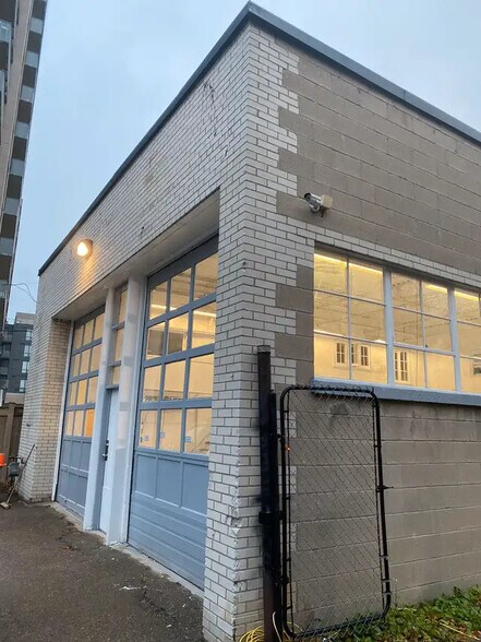 9108 Yonge St, Richmond Hill, ON for sale - Building Photo - Image 1 of 1