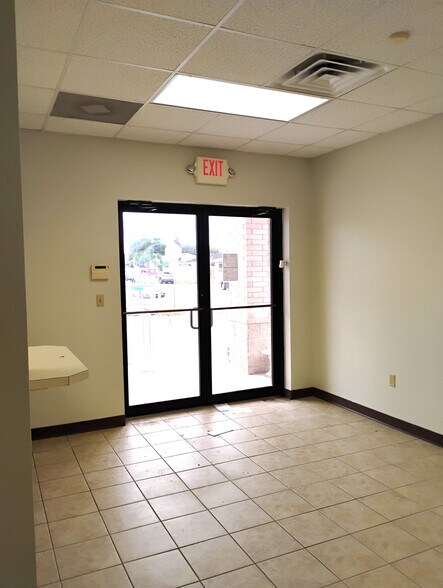 1002 E Taylor St, Brownsville, TX à louer - Photo du bâtiment - Image 3 de 20