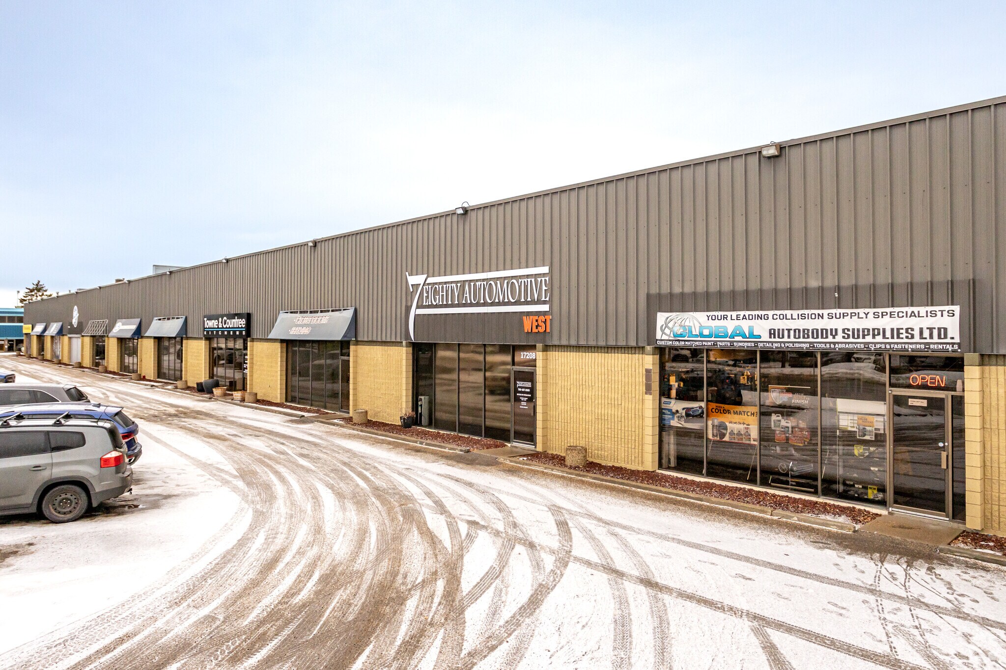 17204-17224 107 Av NW, Edmonton, AB à vendre Photo principale- Image 1 de 1