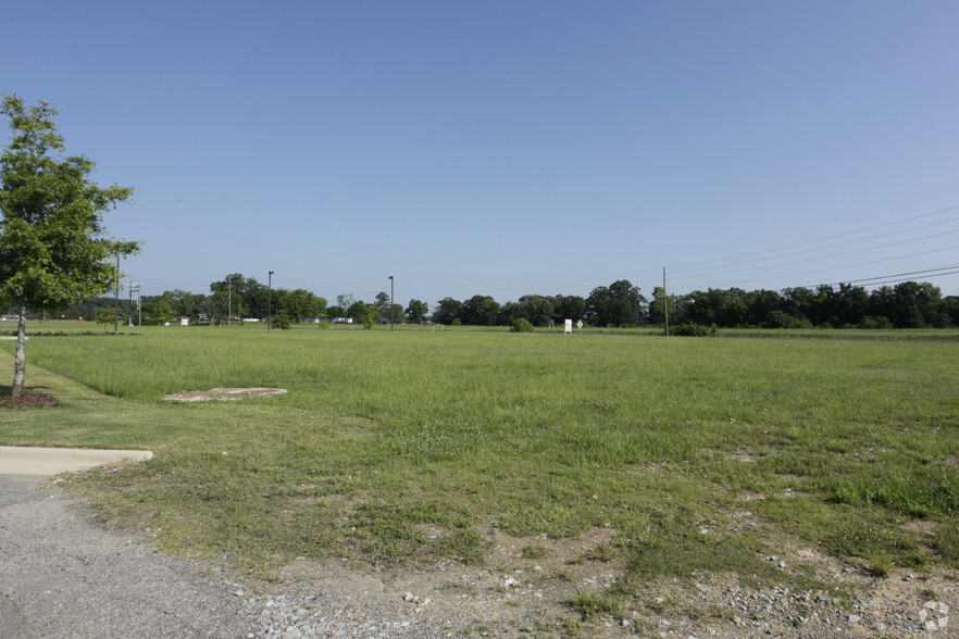 100 Blk Highway 70, Calera, AL for lease - Building Photo - Image 1 of 2