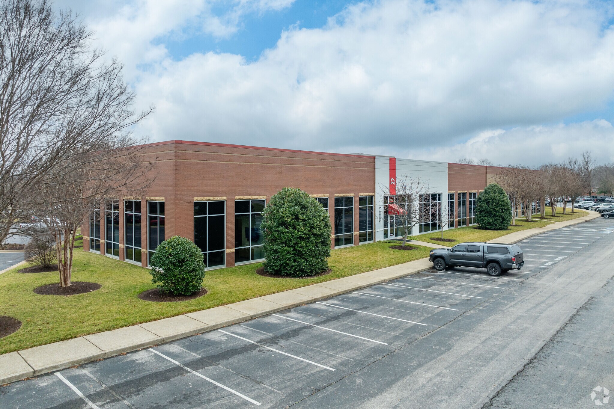 655 Grassmere Park Dr, Nashville, TN for lease Primary Photo- Image 1 of 9