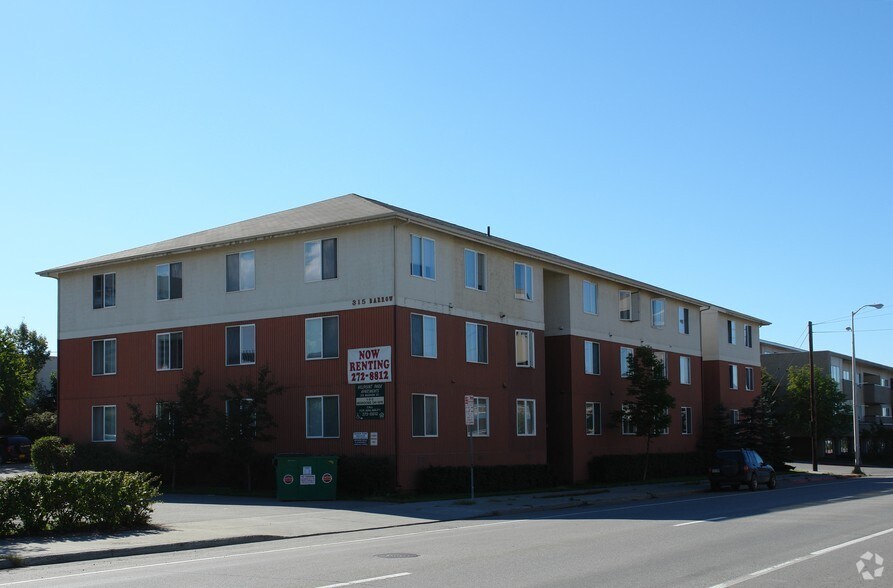 315 Barrow St, Anchorage, AK à louer - Photo du bâtiment - Image 2 de 2