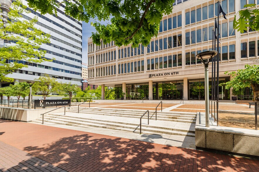 1300 SW Sixth Ave, Portland, OR for lease - Building Photo - Image 2 of 11