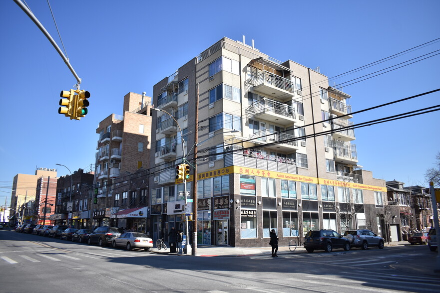 4719-4723 8th Ave, Brooklyn, NY à vendre - Photo du bâtiment - Image 1 de 1