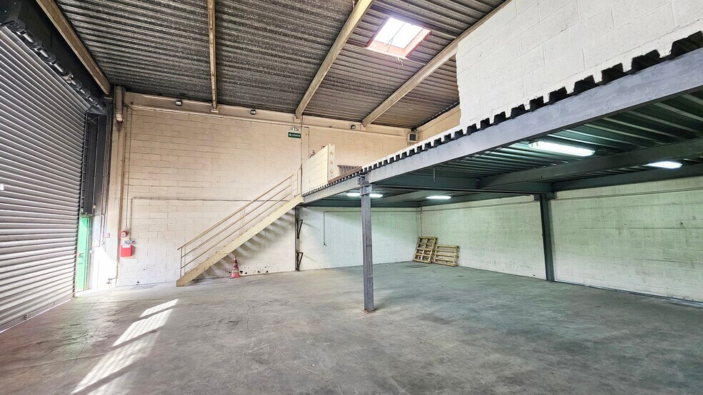 Rue Des Epinettes, Torcy à louer - Photo du bâtiment - Image 3 de 17