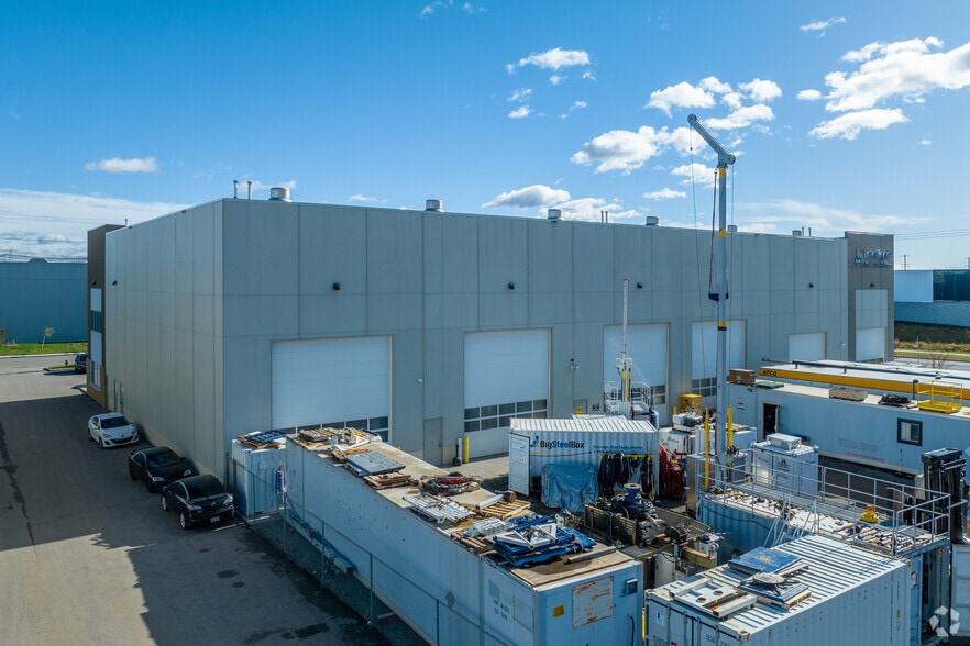 7615-7633 57th St SE, Calgary, AB for lease - Building Photo - Image 3 of 5