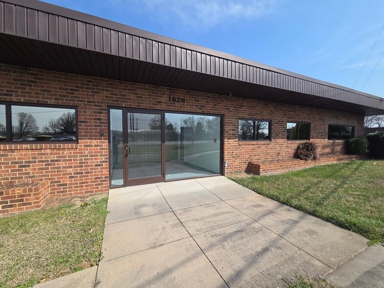 1826 Albertson Rd, High Point, NC à louer - Photo du bâtiment - Image 2 de 29