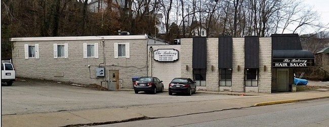 Plus de détails pour 472 Wildwood Ave, Verona, PA - Bureau/Commerce de détail, Commerce de détail à louer