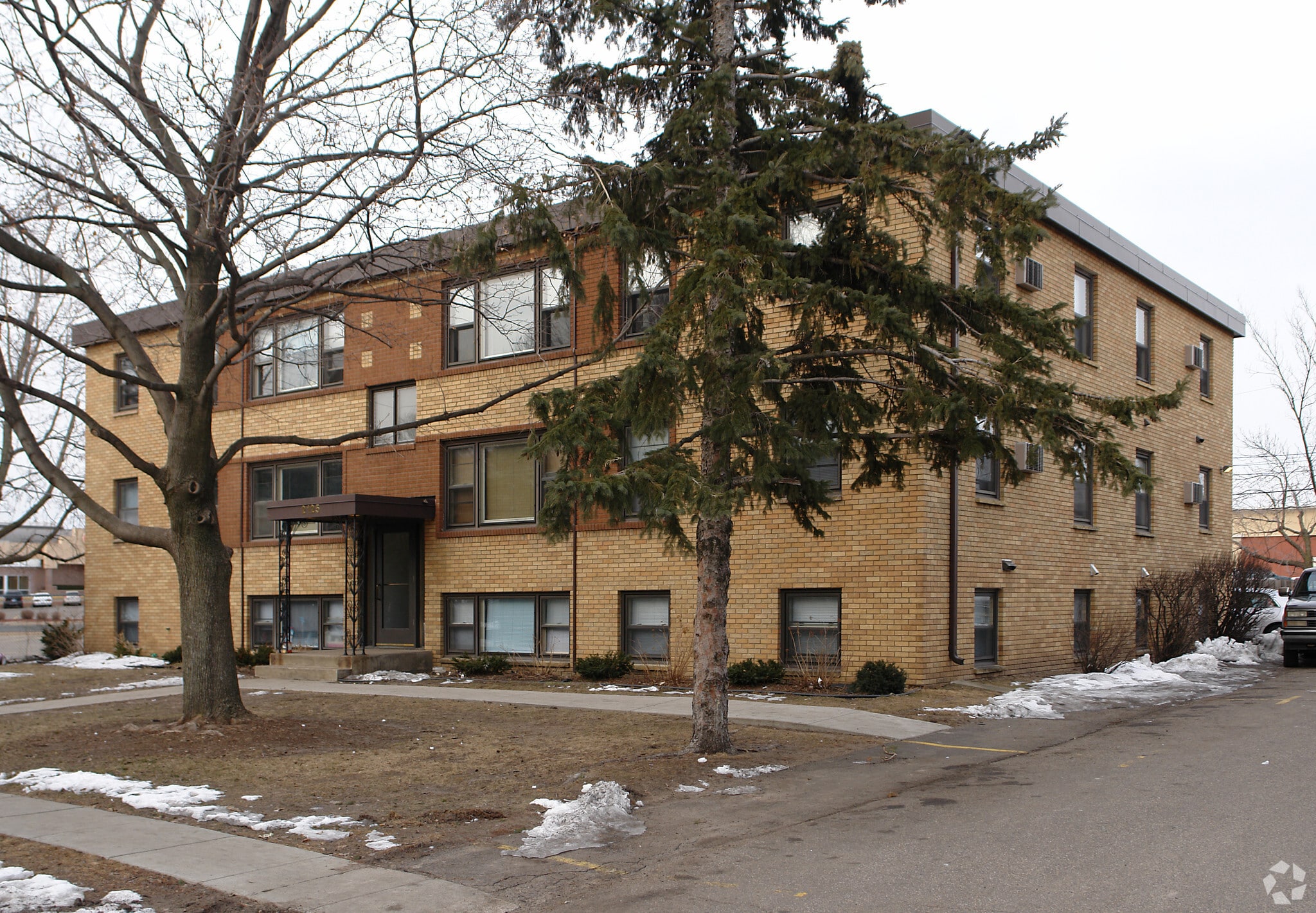 2125-2133 Pascal St, Roseville, MN for sale Primary Photo- Image 1 of 5