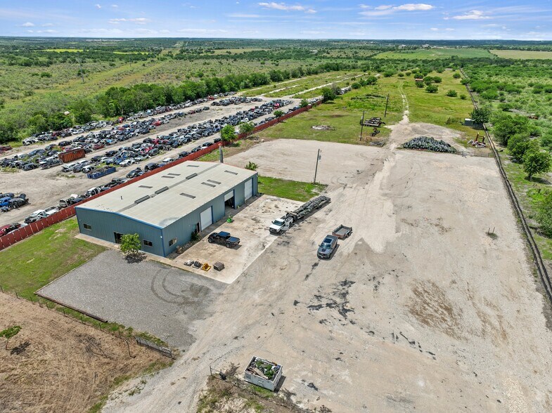 9605 Fm 812, Austin, TX à louer - Photo du bâtiment - Image 1 de 18