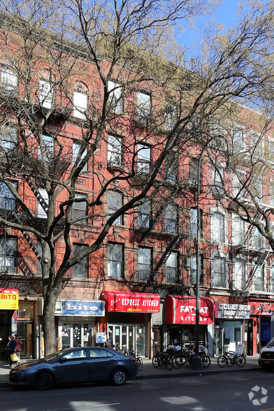 223 E 14th St, New York, NY for lease - Building Photo - Image 2 of 3