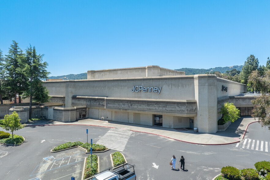 1500 Stoneridge Mall Rd, Pleasanton, CA for lease - Primary Photo - Image 2 of 7