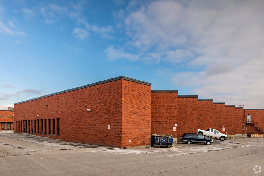 1100 Mid-Way Blvd, Mississauga, ON à louer - Photo du bâtiment - Image 2 de 4