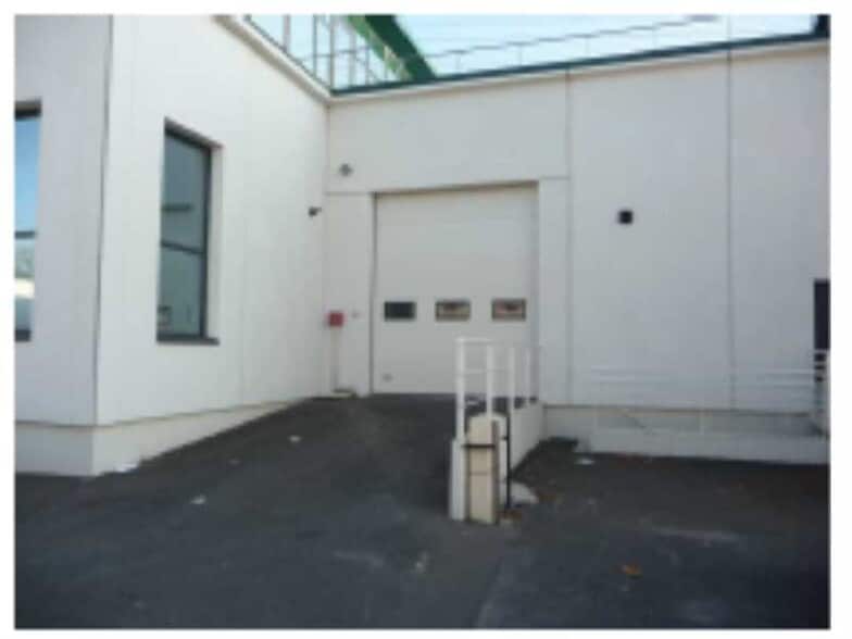 Office in Villeneuve-la-Garenne for lease - Building Photo - Image 2 of 8