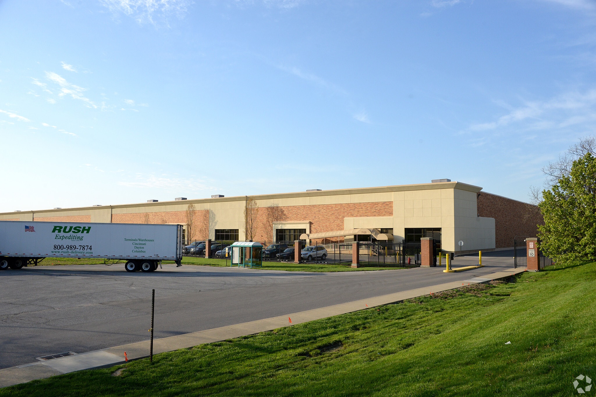 7125 Industrial Rd, Florence, KY for lease Primary Photo- Image 1 of 7