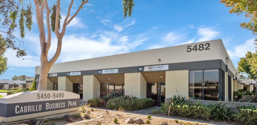 5482 Complex St, San Diego, CA à louer - Photo du bâtiment - Image 3 de 8