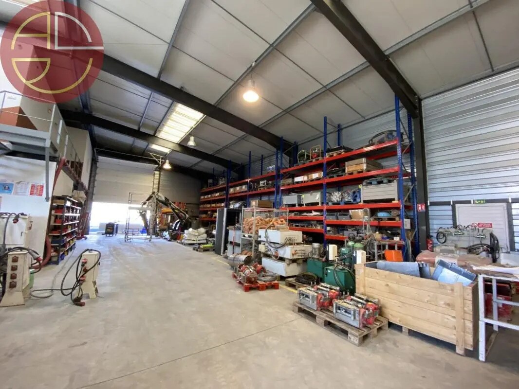 Industrial in Tournefeuille for lease Building Photo- Image 1 of 7