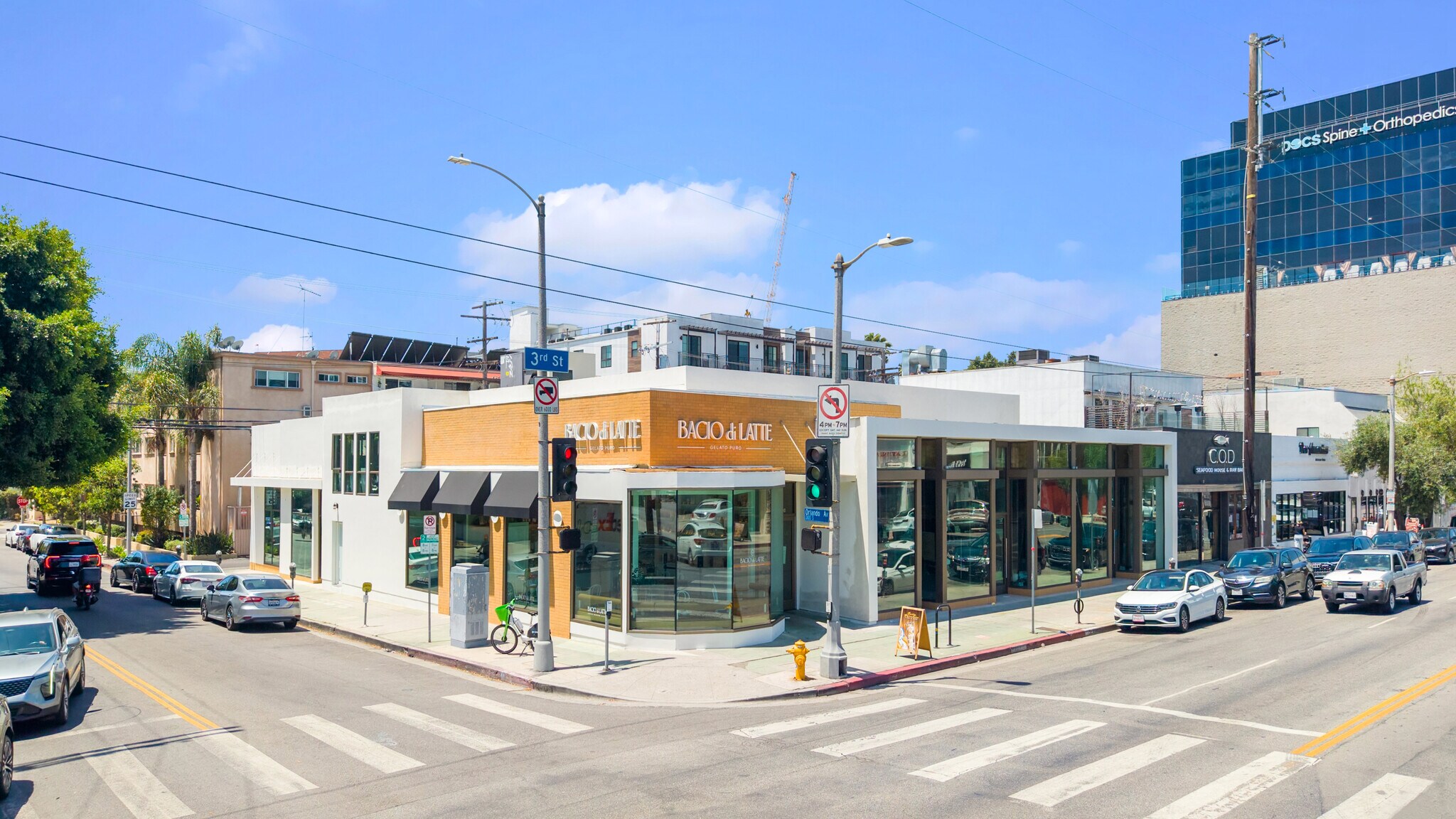 8400 W 3rd St, Los Angeles, CA à louer Photo du bâtiment- Image 1 de 14