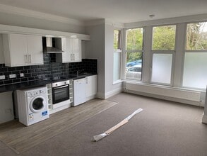 25 Harlow Moor Drive, Harrogate à louer Photo intérieure- Image 1 de 5