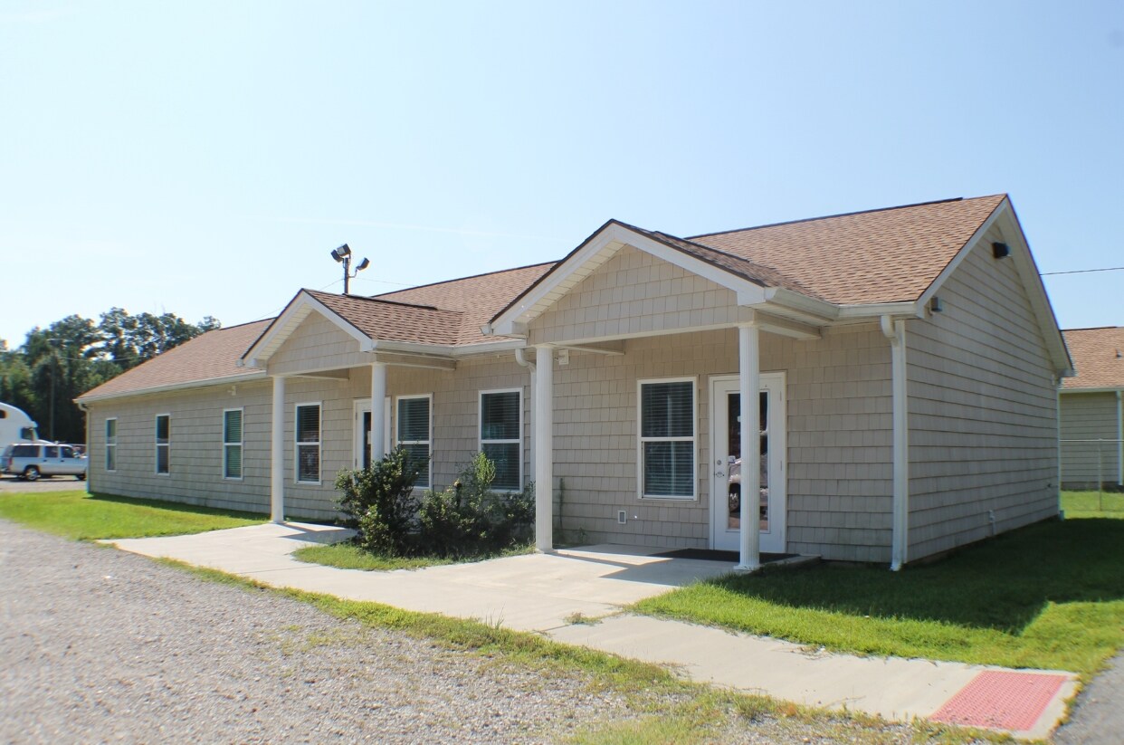O'Leary Rd portefeuille de 4 propriétés à vendre sur LoopNet.ca Photo principale- Image 1 de 3