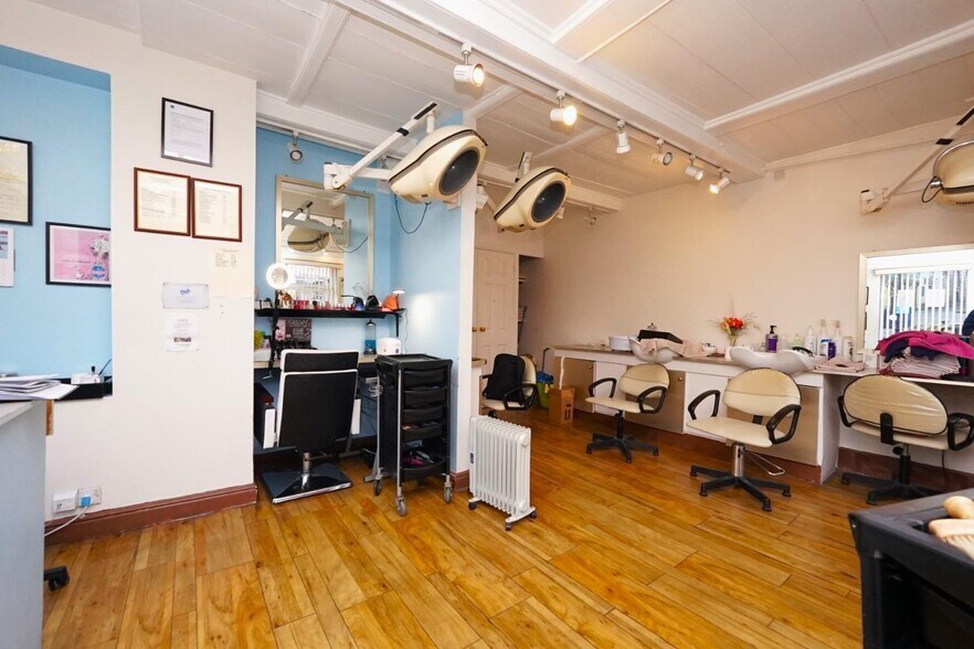 9 Market Pl, Ulverston à vendre - Photo du bâtiment - Image 2 de 17