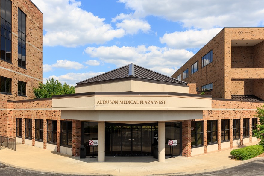 3 Audubon Plaza Dr, Louisville, KY for lease - Building Photo - Image 2 of 4