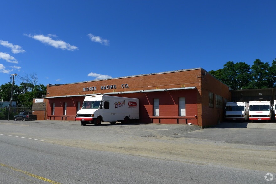 983 Millbury St, Worcester, MA à louer - Photo du bâtiment - Image 3 de 4