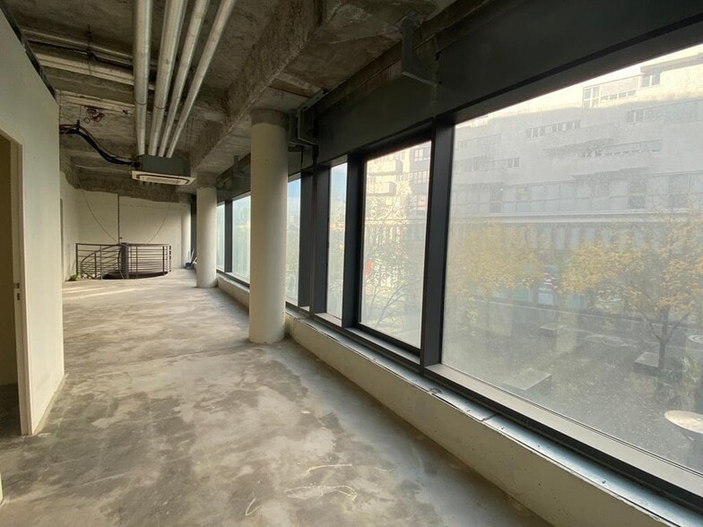 3 Place Jean-Michel Basquiat, Paris for lease - Interior Photo - Image 2 of 5