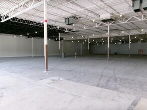 890-896 S Main St, Centerville, OH à louer Photo du bâtiment- Image 2 de 11