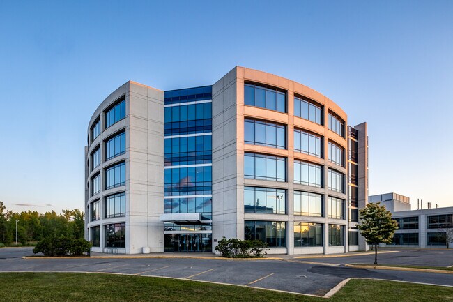 Plus de détails pour 2250 Boul Alfred-Nobel, Montréal, QC - Bureau à louer