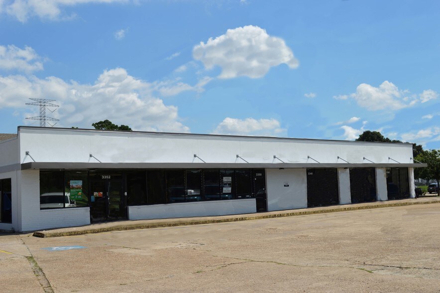 3350 E TC Jester Blvd, Houston, TX à louer - Photo du bâtiment - Image 2 de 3