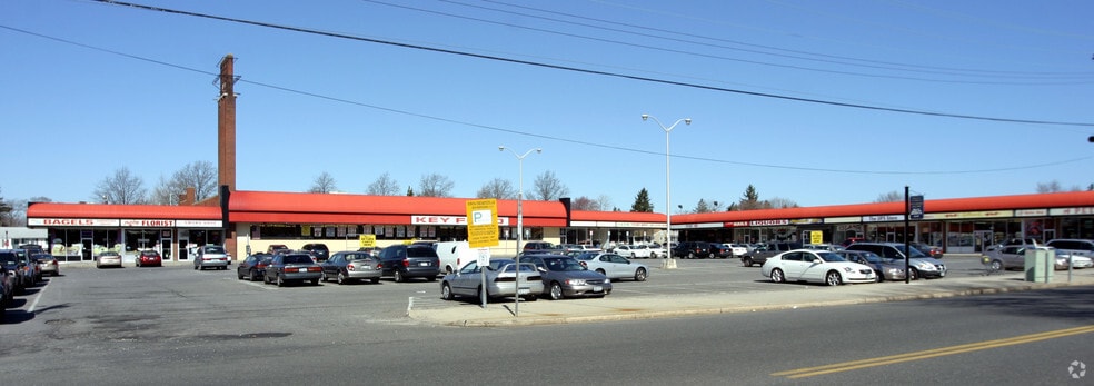 662-718 Dogwood Ave, Franklin Square, NY for lease - Building Photo - Image 2 of 9