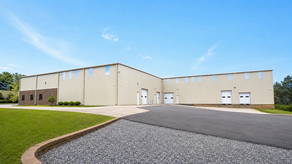 129 Oakpark Dr, Mooresville, NC for lease - Building Photo - Image 2 of 19