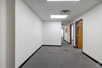 40 Brunswick Ave, Edison, NJ à louer Photo intérieure- Image 1 de 4